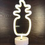 LED επιτραπέζιο φωτιστικό νέον με βάση Ανανάς λευκός OEM