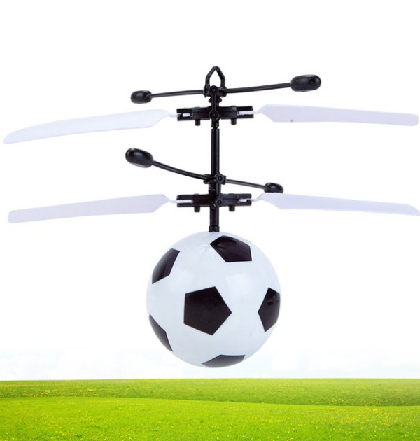 football_drone_3 Ιπτάμενη μπάλα ποδοσφαίρου - ελικοπτεράκι - Flying ball OEM - Image 1